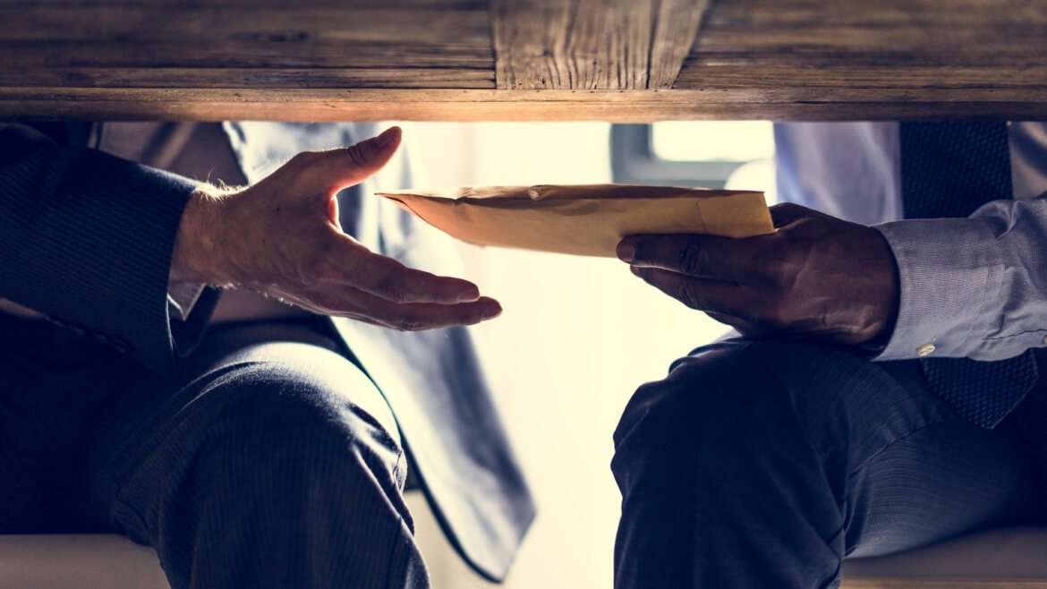 Антикорупційний комплаєнс та електронне декларування