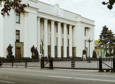 Правовий супровід виборчих кампаній та політичних партій
