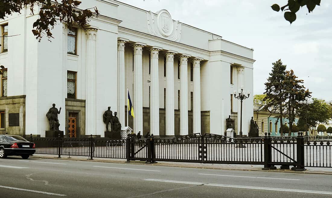 Правовий супровід виборчих кампаній та політичних партій